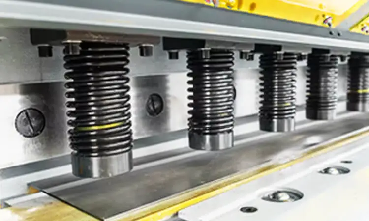 hydraulic-shear-blade-gap-adjustment