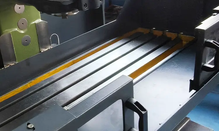 400x1700-worktable-cnc-knee-milling-machine