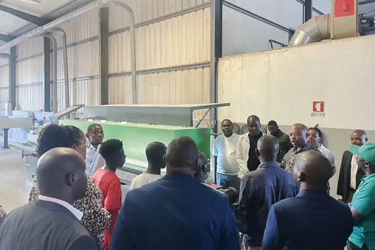 bcamcnc-cabinet-production-line-training-grupo-chicoil