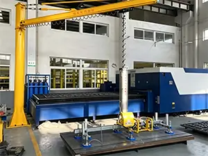 industrial-pneumatic-vacuum-lifter-workshop-setup