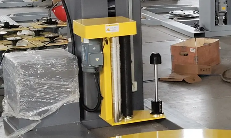 pallet-wrapping-machine-pre-stretch-film-carriage