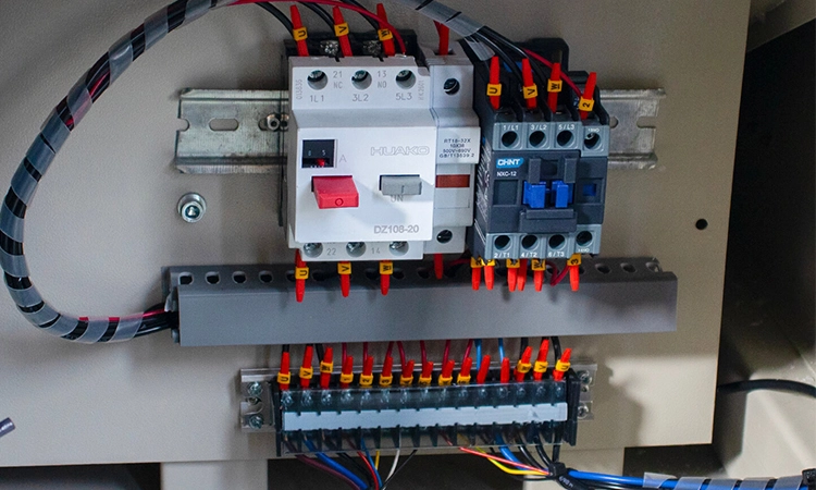 pvc-profile-v-cutting-saw-electrical-cabinet